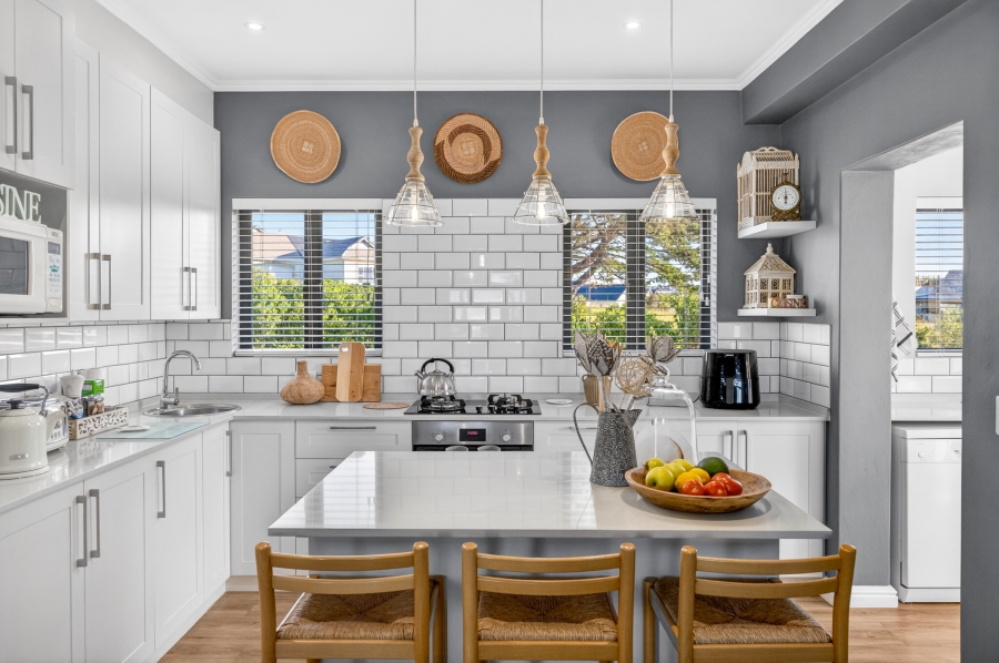 3 Bedroom Property for Sale in Baron View Western Cape